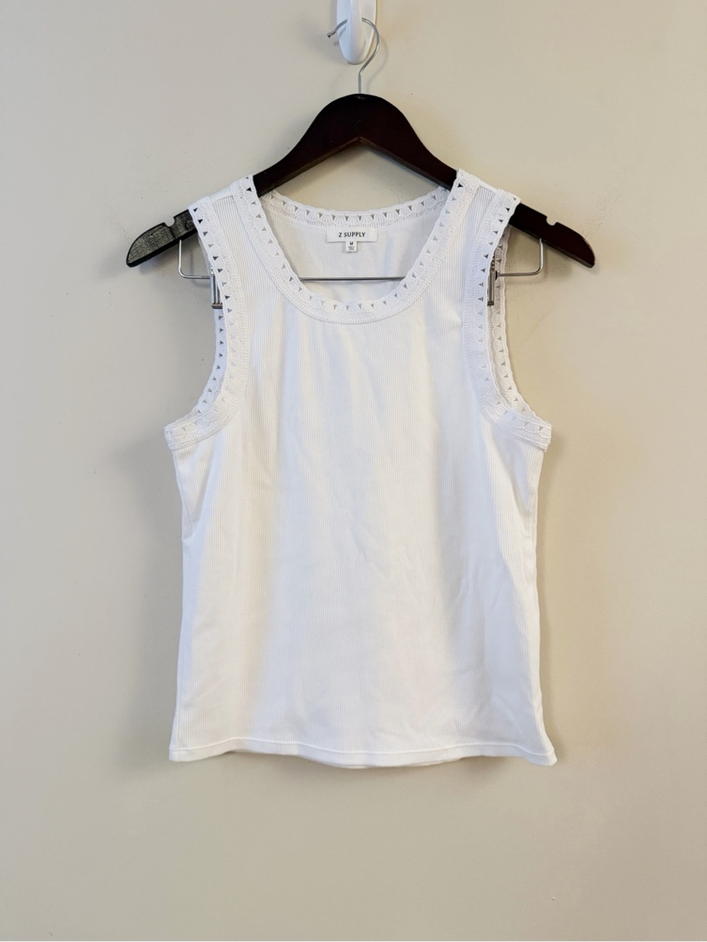 Z Supply White Eyelet Trim Tank Top Size Medium Cropped Sleeveless Ribbed